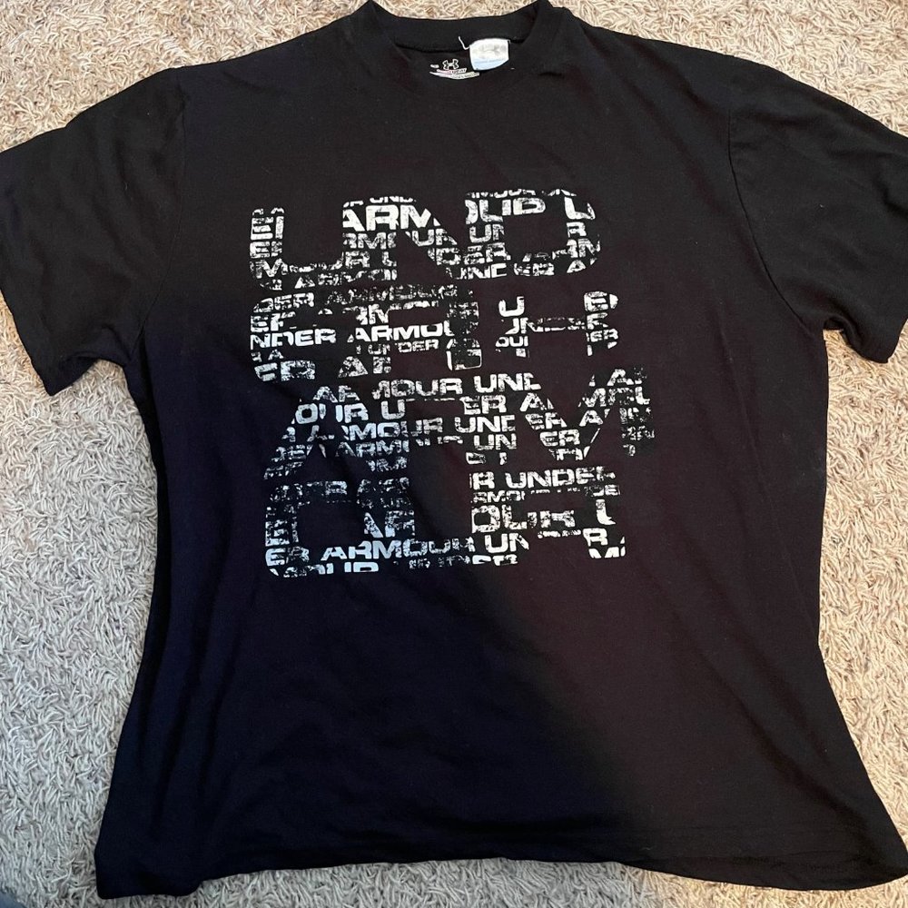 Black Under Armour Heat Gear T-Shirt Size Medium